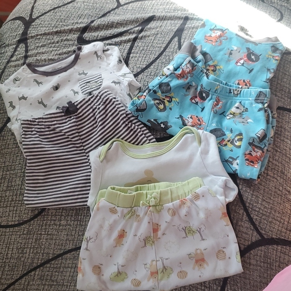 Pjamamas size 12 months